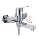 Смеситель для ванны с коротким поворотным изливом LM3140