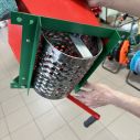 Кормоизмельчитель ручной Мини коза нова Югасервис Винница 